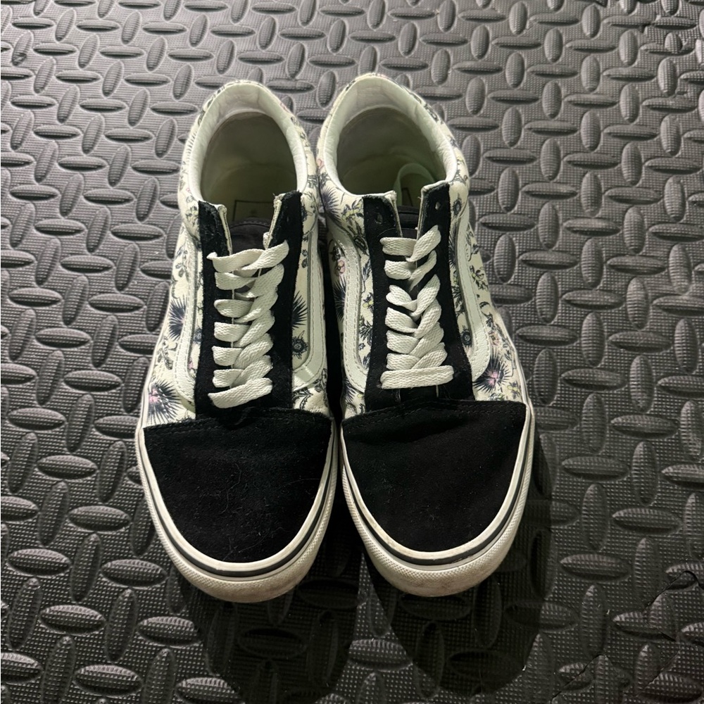 Van’s Old Skool Floral Black and White Sneakers - Women’s 8 Men’s 6.5